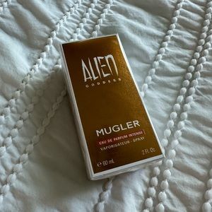 Alien Goddess Mugler